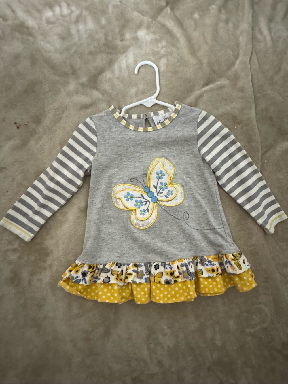 Rare Editions Gray & Yellow Butterfly Ruffle Tunic